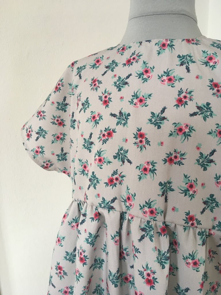 Garden Dress-grey vintage flowers | robe of feathers
