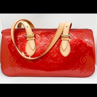 Image of Louis Vuitton Pomme D'Amour Monogram Vernis Rosewood Avenue Bag