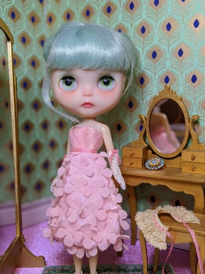 Image of Lounging Linda ~ Pretty Posie Dress Set for Blythe and Cherry