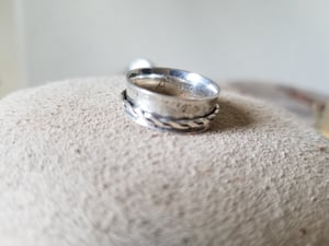 Flared Spinner Ring sz 6