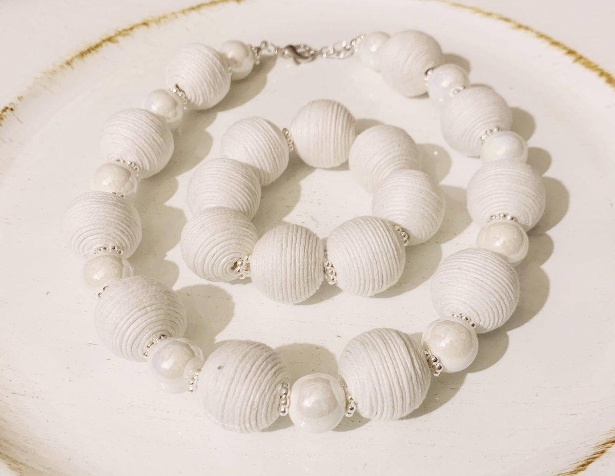 Image of Cotton and Pearl Necklace Set