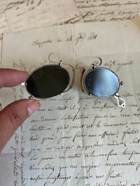 Image 4 of Lunettes solaires pince-nez du XIXème siècle, verres noirs.