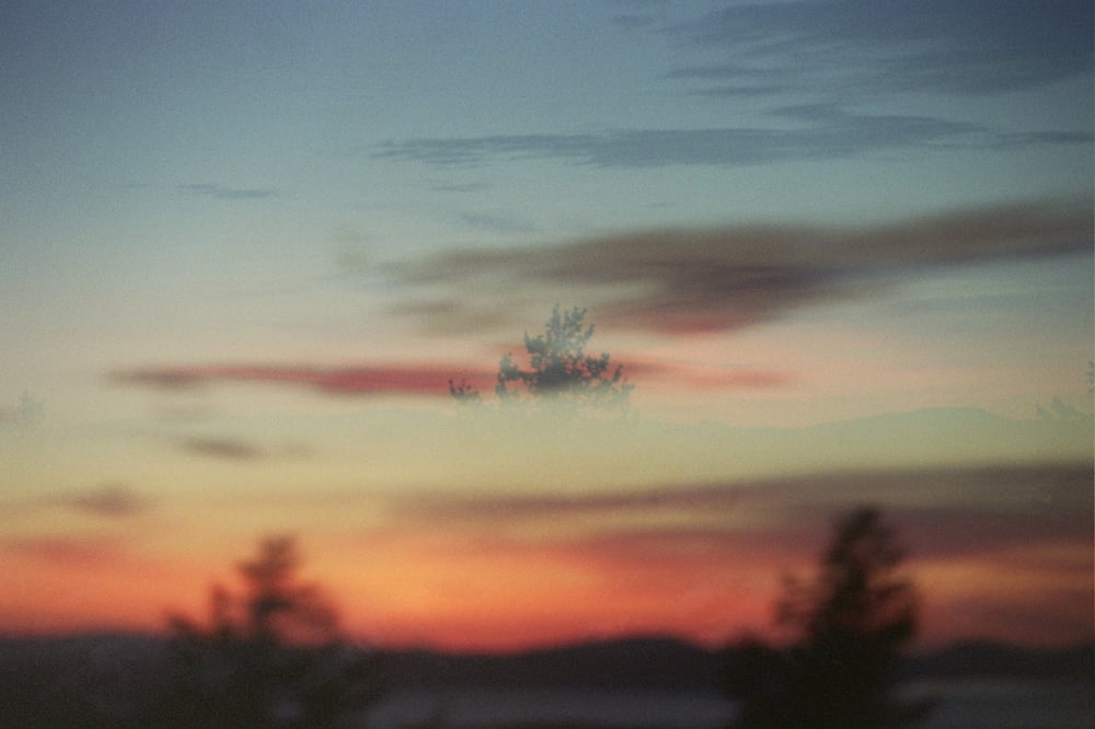 Image of the sky harbors no falsehoods