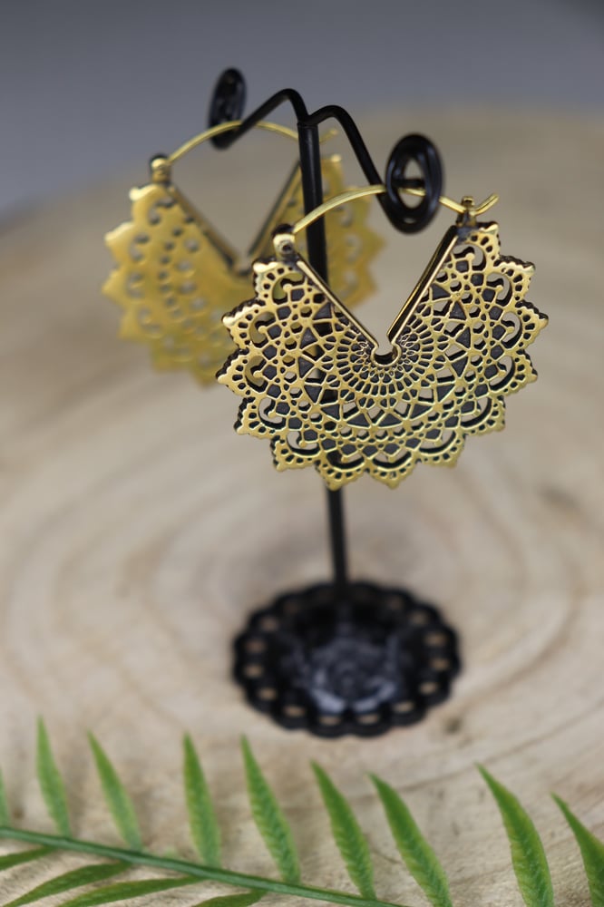 Image of Majesty Traditional Yellow Brass