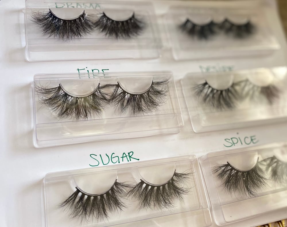 Image of Please List Lash Style In Comments