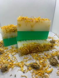 “Mint for Me” Eucalyptus, Aloe, Calendula Bar 