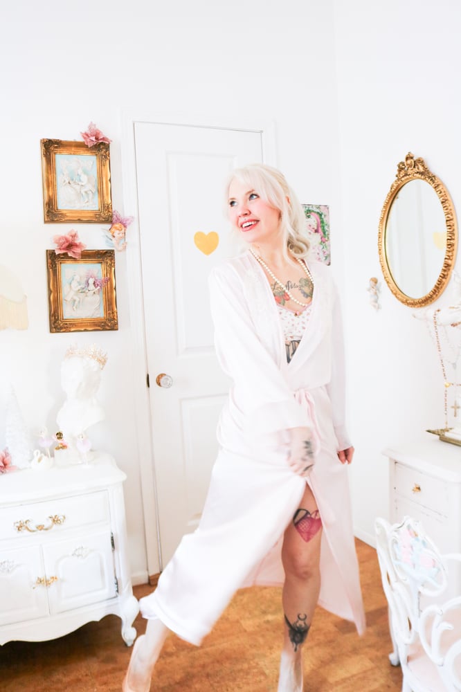 Image of Y2K Enchanting Flowing Robe with Embroidery Details (XL)