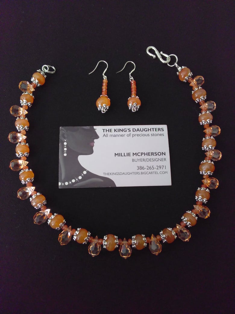 Image of SWAROVSKI TEARDROPS AND CARNELIAN NECKLACE SET