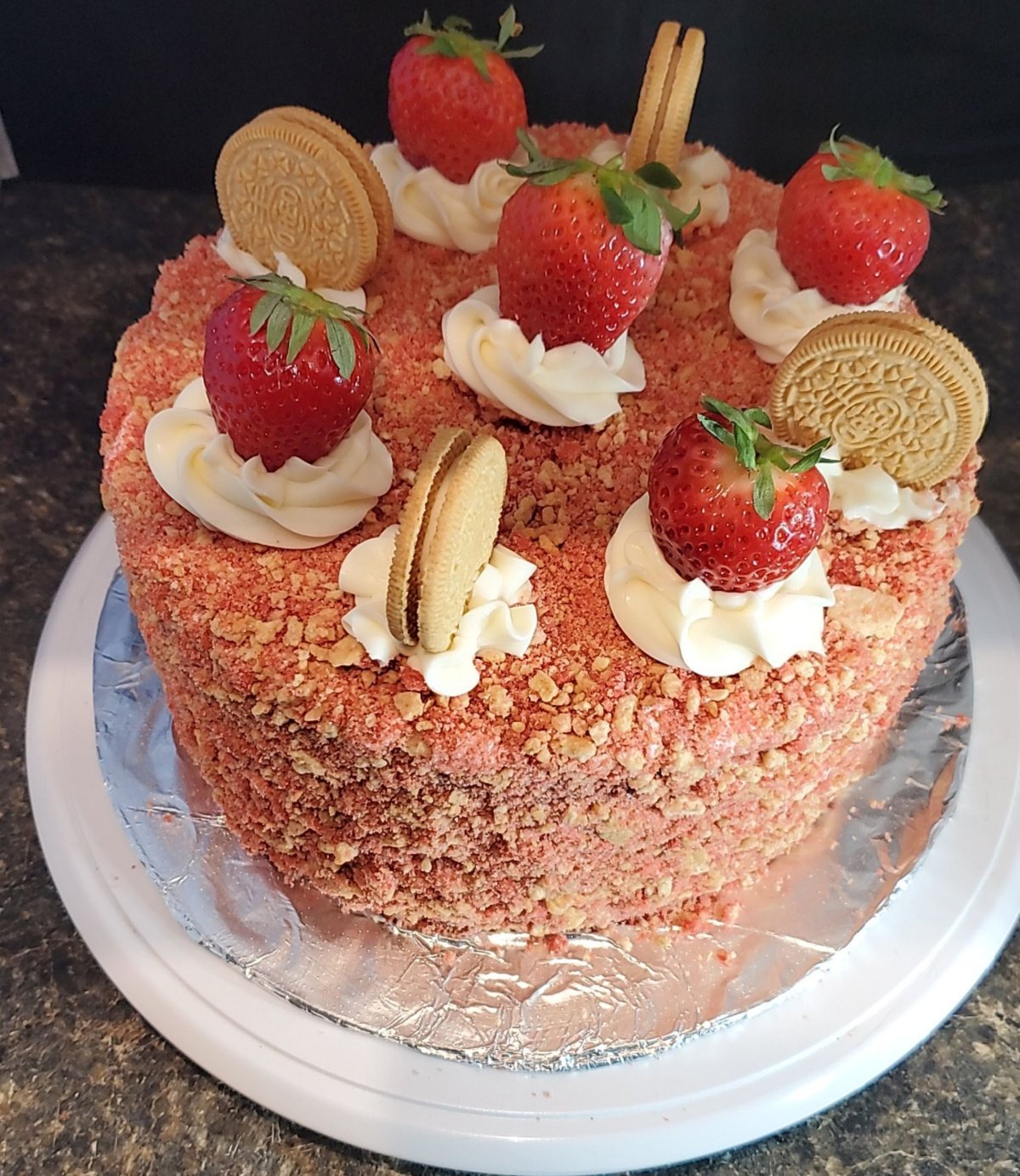 Strawberry Crunch Cake 