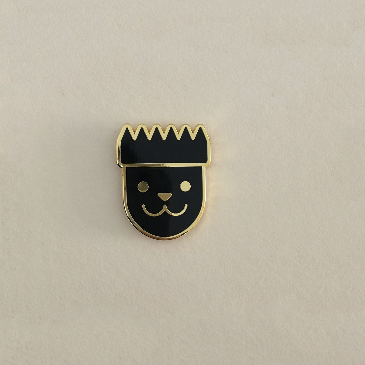 Image of Pins "Chat le roi"