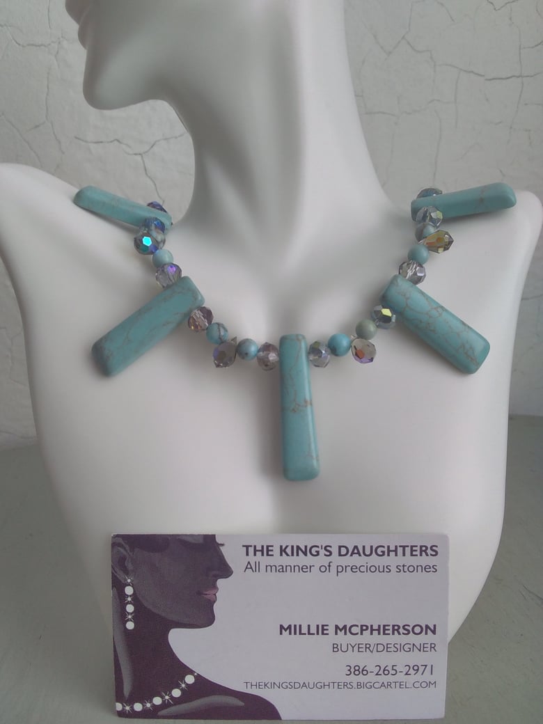 Image of HOWLITE TURQUOISE PENDANT BEAD NECKLACE