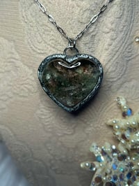 Image 3 of “Cailleach‘s Garden” Lodalite Garden Quartz Heart