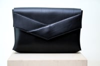 Image 3 of Grand Julien Black