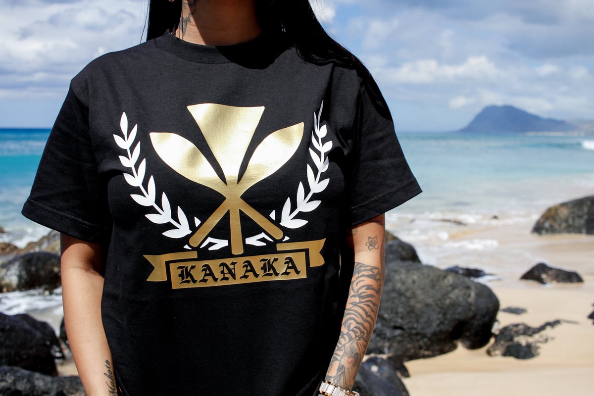 Kanaka Crest Tee (Black/Gold)