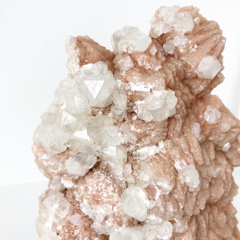 Image of Stilbite/Apophyllite no.04 + Silver Hued Easel Stand