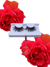 Image 3 of Amor Lashes