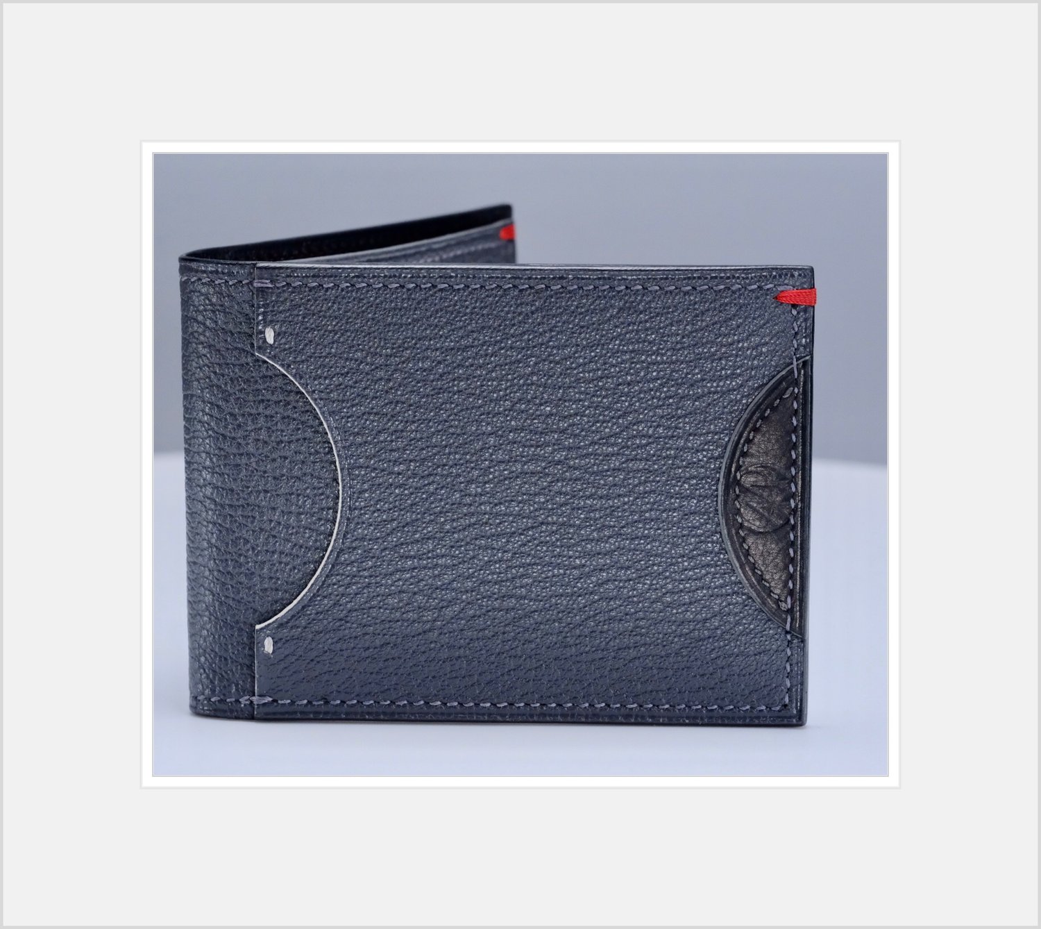 Image of MINIMALIST BIFOLD CARD WALLET GREY PEBBLED CALF 