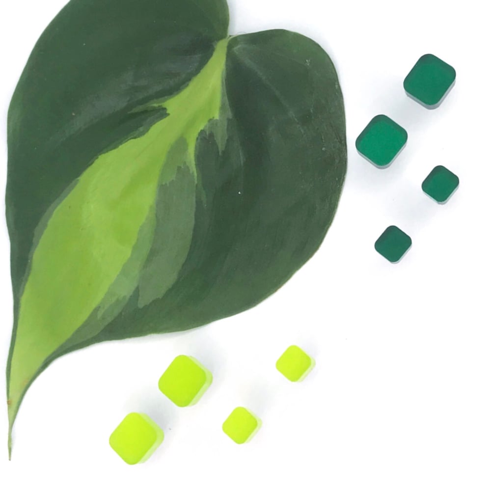 Image of Náušnice Round sque smaragdová a limetková zelená