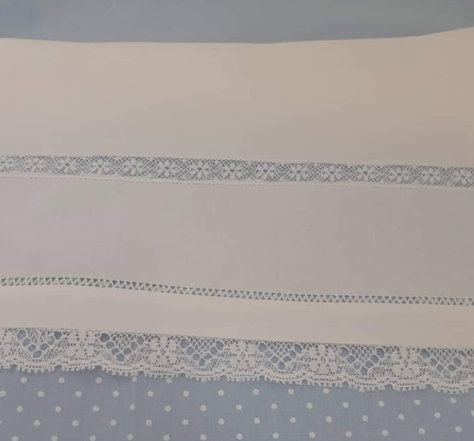 Lençol com renda Valenciana/ bordado inglês