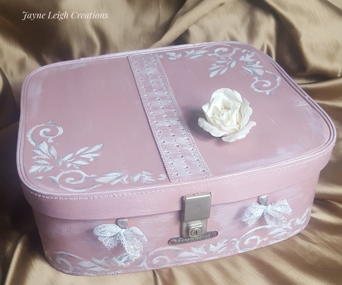 Image of Shabby Chic Vanity Case