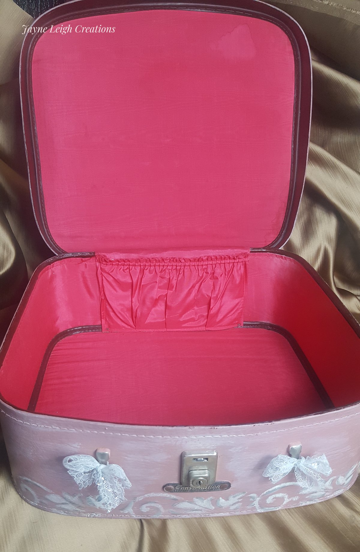 Image of Shabby Chic Vanity Case