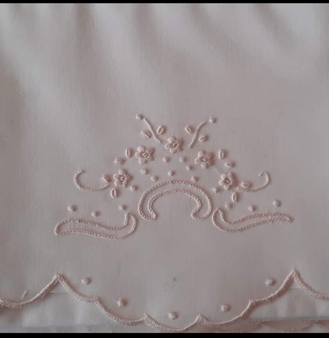Lençóis bordados á mão