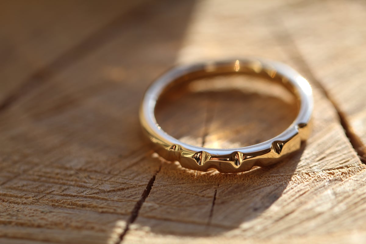 Image of Artemis: 18ky Gold Carved Stacking Ring