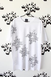 Image of the right channel tee in white 