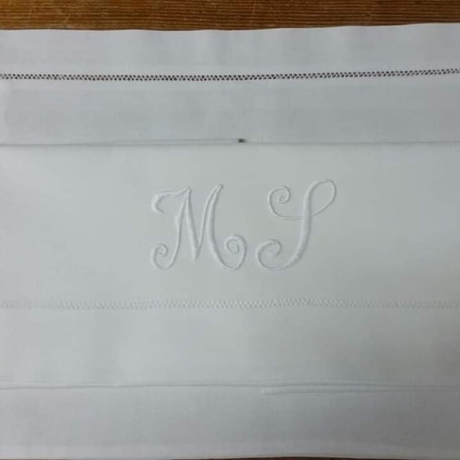 Lençóis bordados á mão