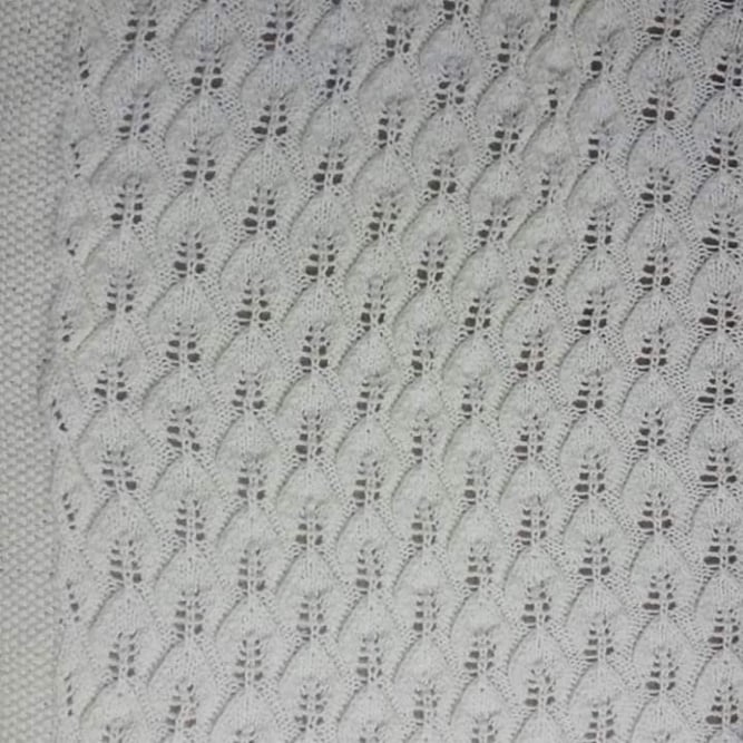 Manta em ponto de folhas