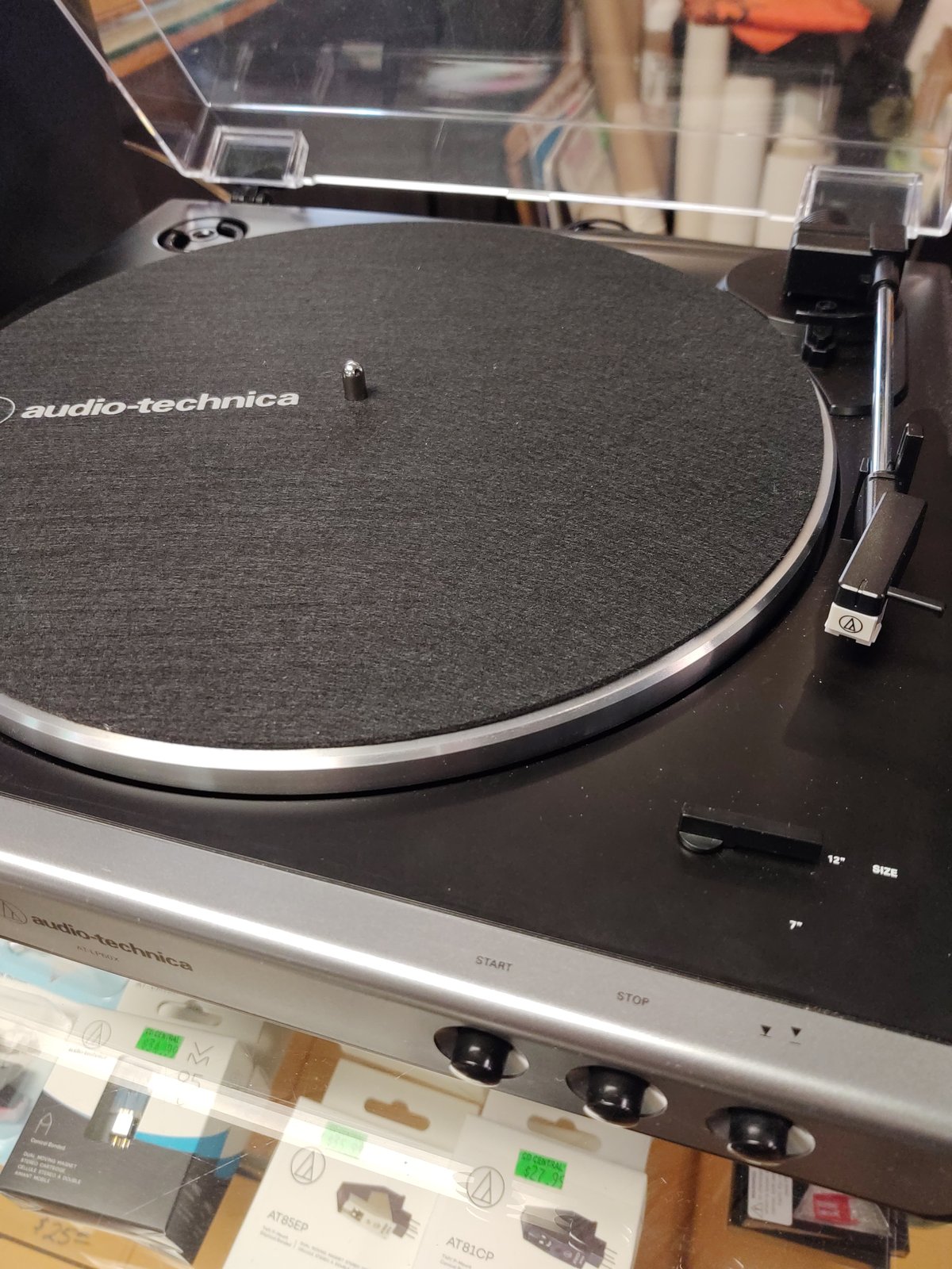 audio technica turntable and speakers