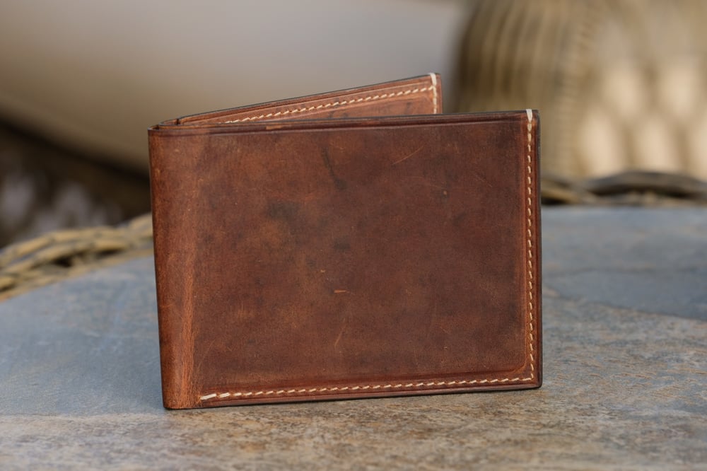 Image of MINIMALIST DOUBLE CARD BIFOLD WALLET DISTRESSED BROWN CALF 