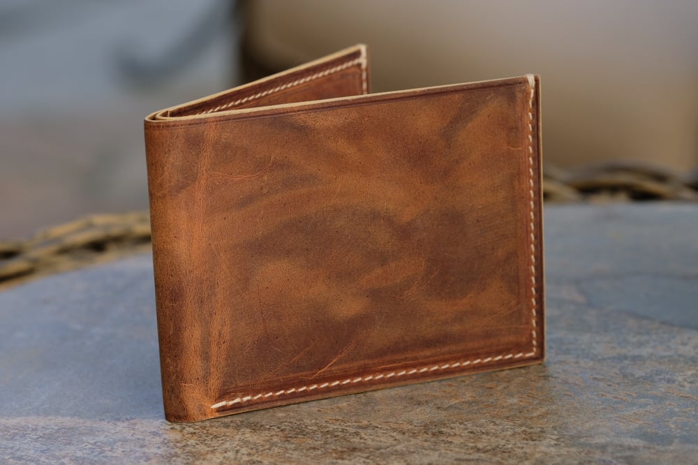 Image of MINIMALIST CARD BIFOLD WALLET DISTRESSED BROWN  CALF 