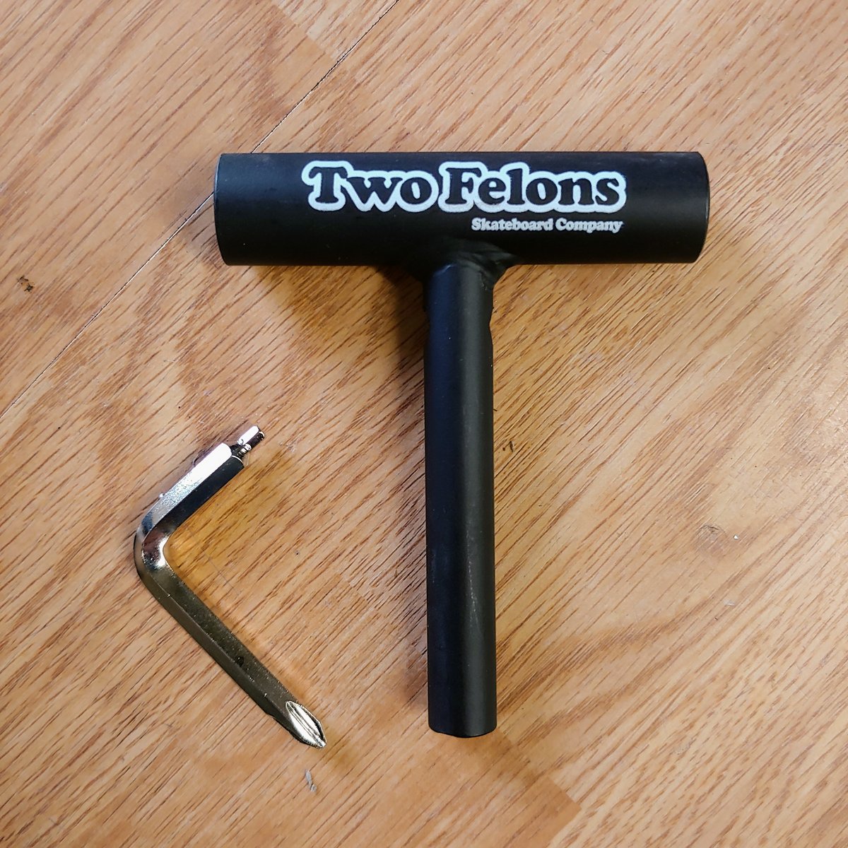 Two Felons T-tool