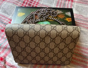 Image of NOW $600 💥 NWT GG Dionysus GG Supreme Chain Handbag 