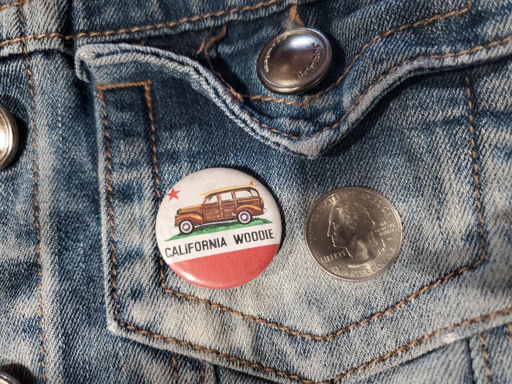 CA WOODIE BUTTON