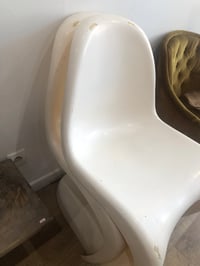 Image 2 of Chaise design blanc
