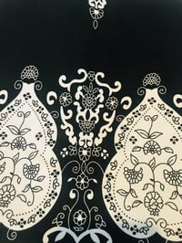 Image 2 of Scrub Top - black/white 