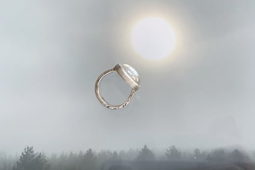 Image of "In peace" silver ring with rock crystal · IN PACE ·