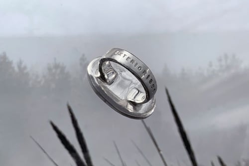 Image of "From the exterior to the interior" silver ring with citrine · AB EXTERIORIBUS AD INTERIORA ·