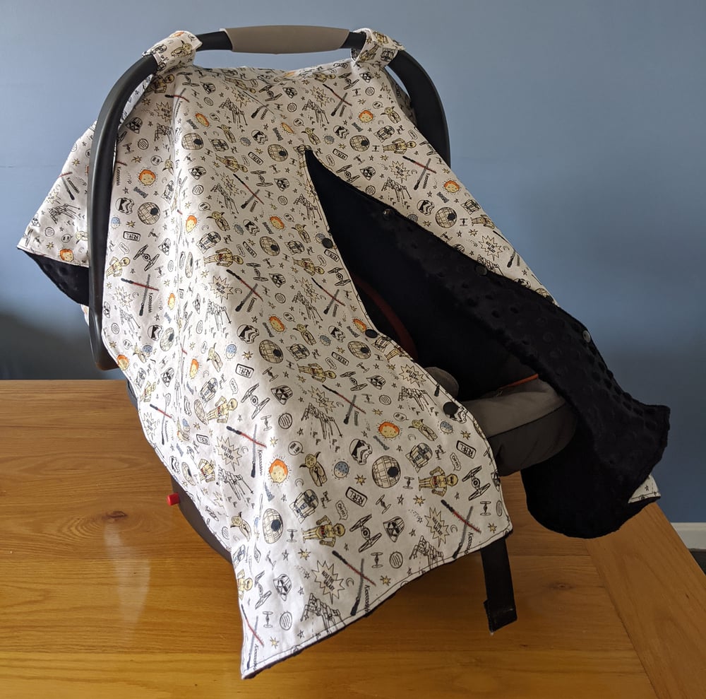 Image of 2-n-1 Car Seat Canopy & Nursing Cover Up
