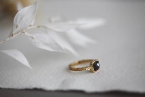 Image of *SALE* 18ct gold black rose-cut diamond ring