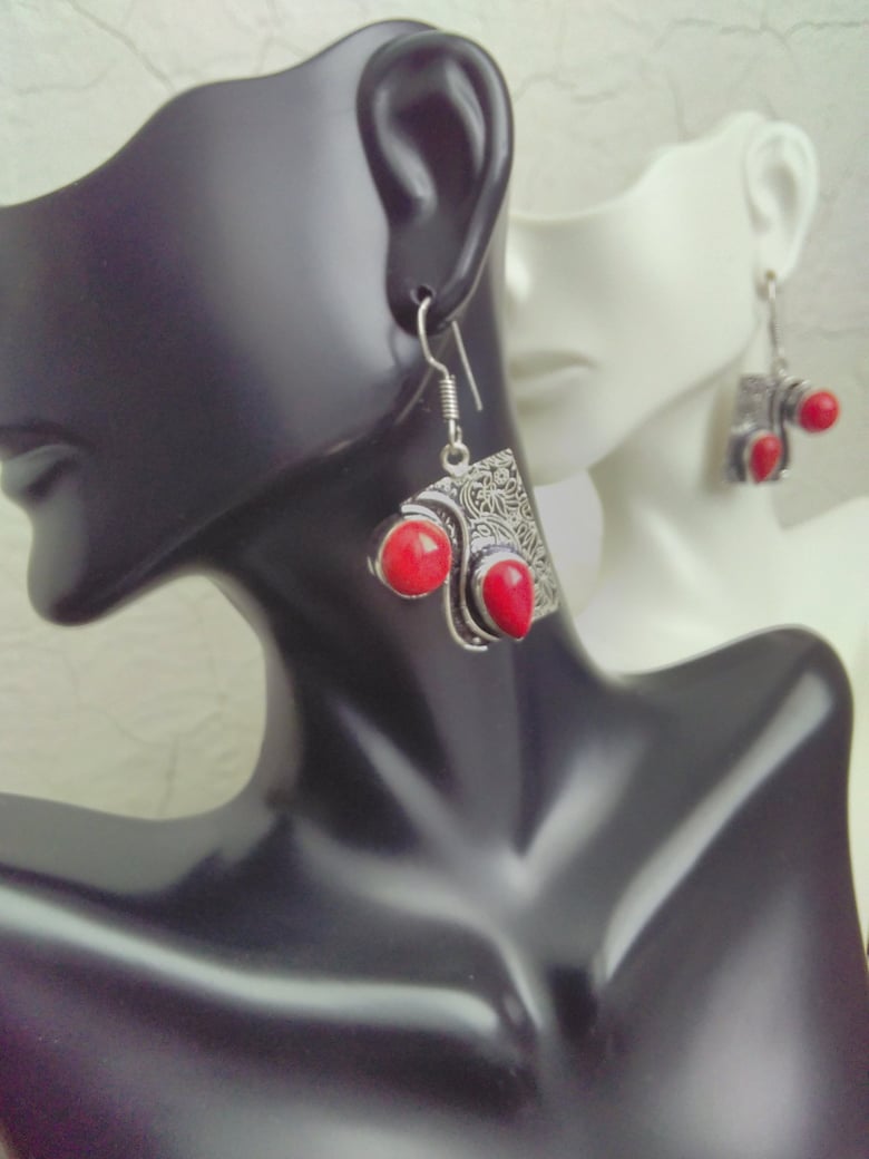 Image of RED CORAL DUO EARRINGS