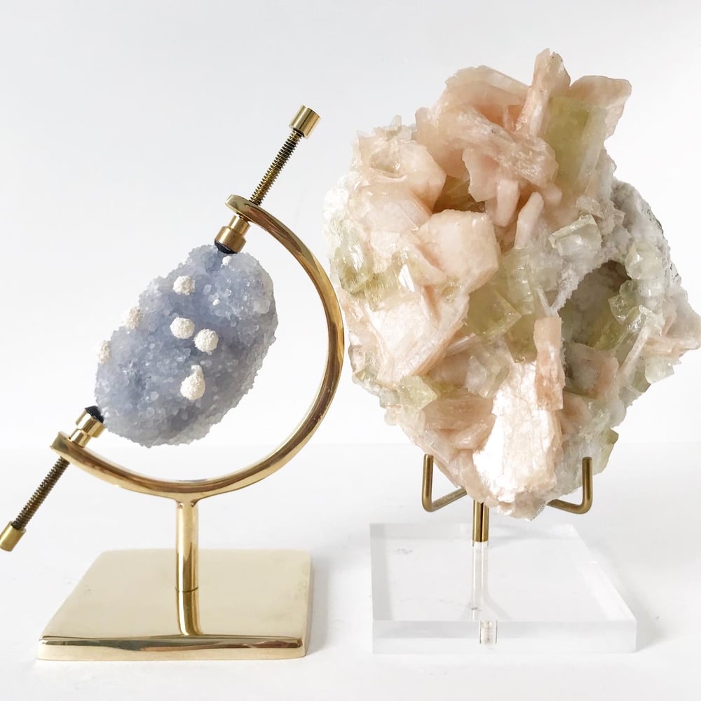 Image of Quartz/Mordenite no.01 + Brass Arc Stand