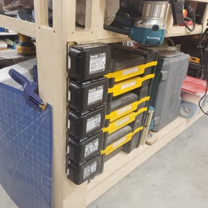 Image of 532 BATTERY HOLDERS