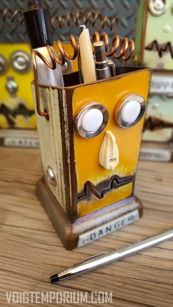 Image of Arizona Desk organizer/Large: Retro DANGER Highway Robot