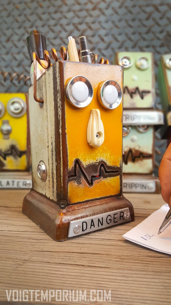 Image of Arizona Desk organizer/Large: Retro DANGER Highway Robot