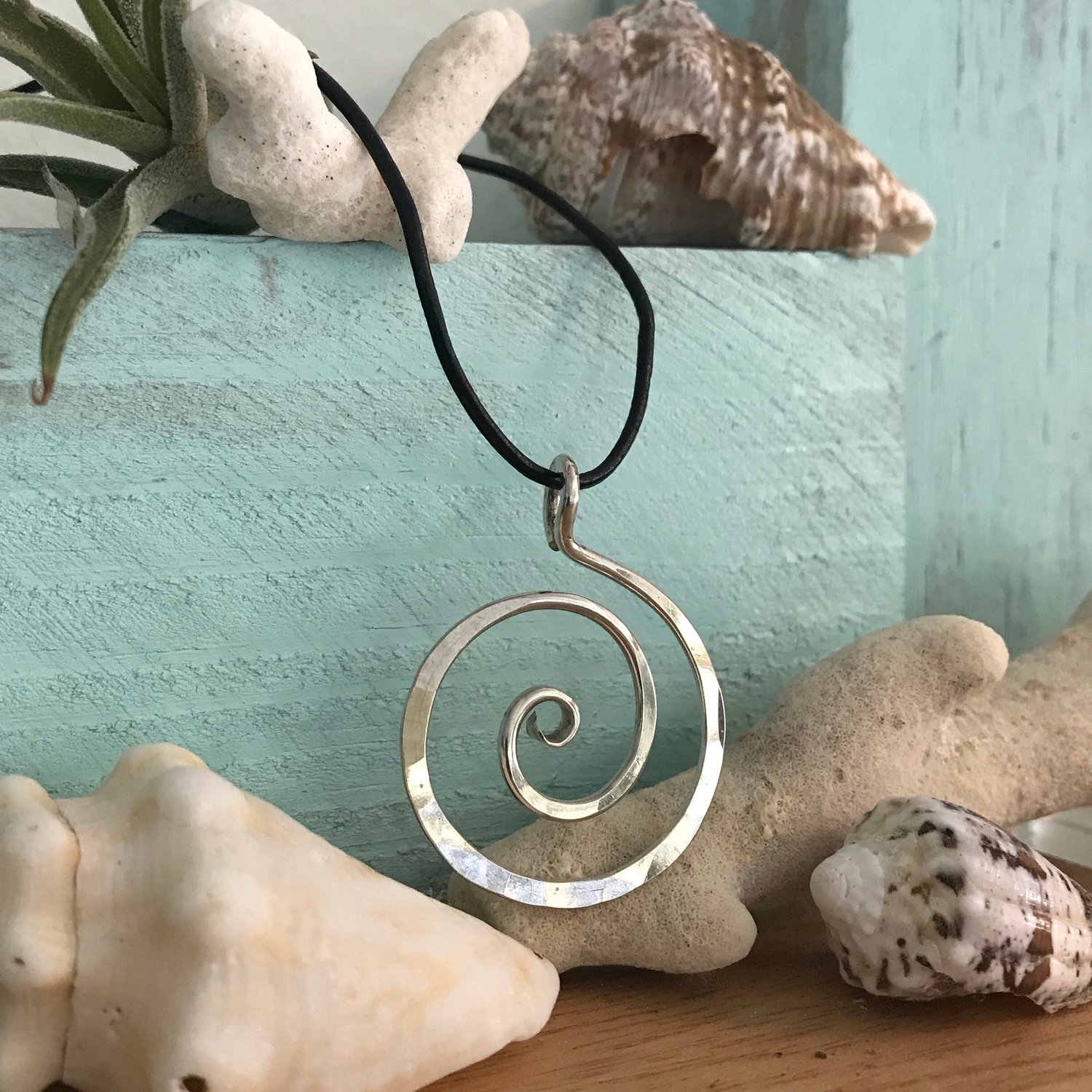 Image of Spiral Wave Necklace 