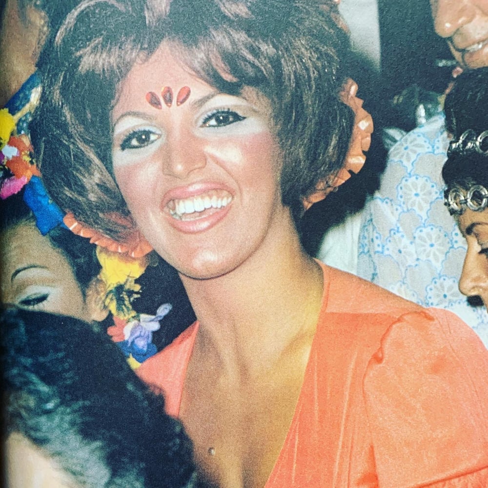 MODEST) BOOKS — (Kishin Shinoyama)(篠山紀信)(Olele Olala) MODEST) BOOKS — (Kishin Shinoyama)(篠山紀信)(Olele Olala)