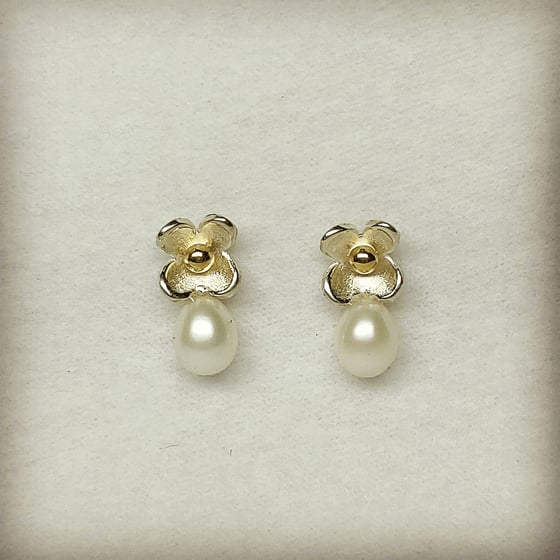 Beeld van Pearl Jasmin studs